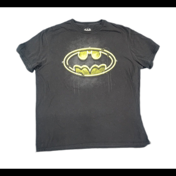 DC Comics Other - Batman Classic Logo T-Shirt Black Graphic T-shirt Size XL